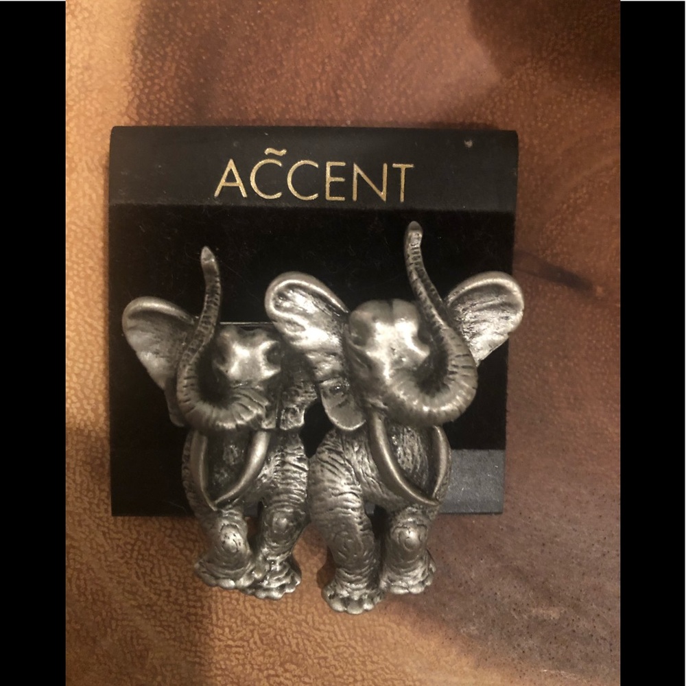 Accent HAPPY ELEPHANTS SilverTone TRUNKS UP…GOOD LUCK Pin